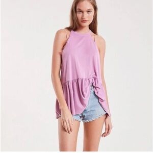Kimchi Blue High Neck Ruffle Bottom Top. Size M (221)‎